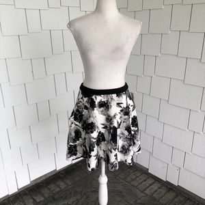 Speechless Women's White/Black/Gray Floral A-Line Mini Skirt sz Junior's 7